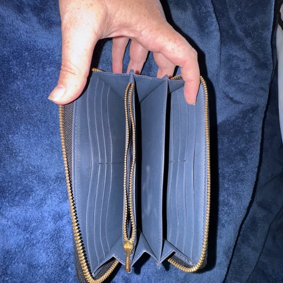 Beautiful spring Coach wristlet - Picture 2 of 4